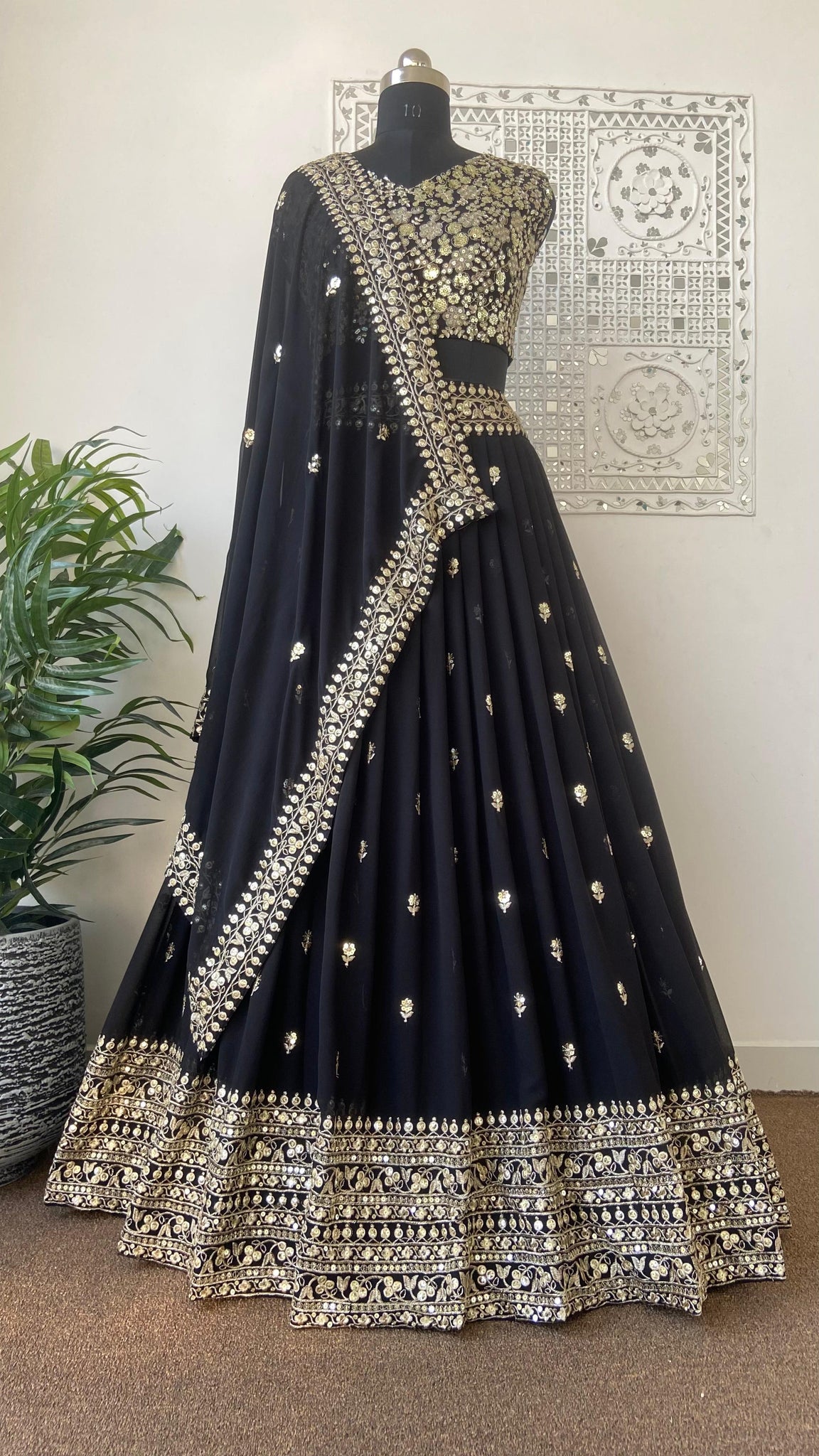 New Đěsigner Party Wear Beautiful Heavy Embroidery And 5mm Sequins Work Lahengha - Choli With Dupatta 🧚‍♀️💕